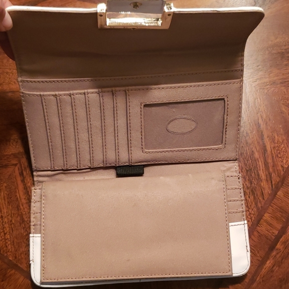 SALE -  Liz Clabourne Wallet - Picture 2 of 7